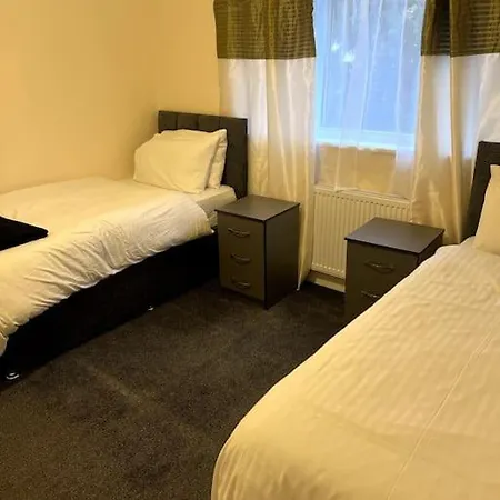 Spacious City Centre Home Near Hospital & M5 Worcester Exterior photo