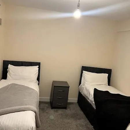 Spacious City Centre Home Near Hospital & M5 Worcester Exterior photo