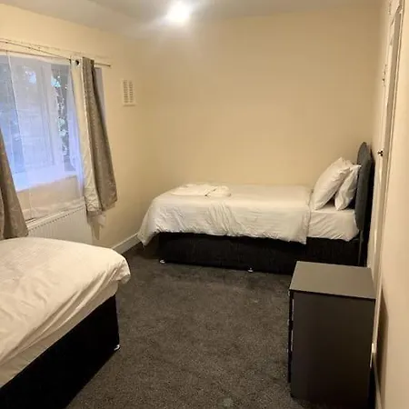 Spacious City Centre Home Near Hospital & M5 Worcester Exterior photo