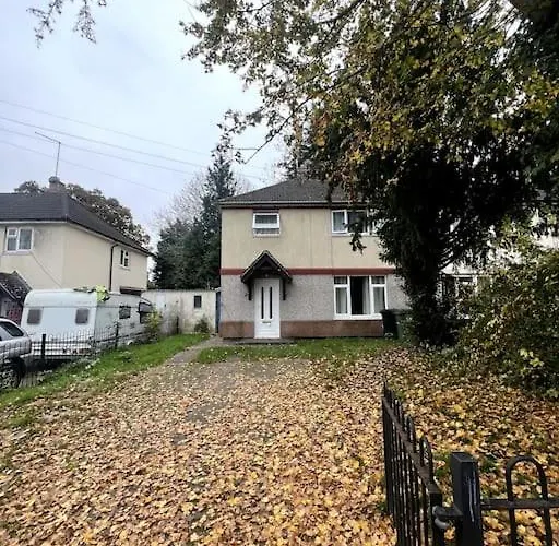 Spacious City Centre Home Near Hospital & M5