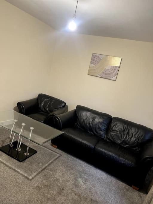 Spacious Centre Near Hospital & M5 Holiday home Worcester