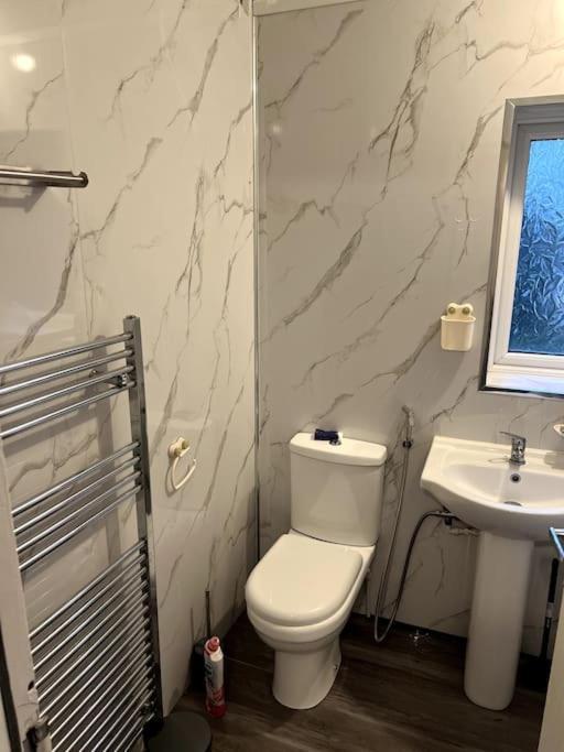 Spacious Centre Near Hospital & M5